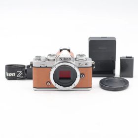 【ショット数78】Nikon Z fc ボディ シルバー アンバーブラウン APS-C レトロデザイン【中古】