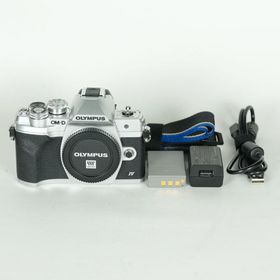 [美品 | シャッター数4,655回] OLYMPUS OM-D E-M10 Mark IV [ボディ シルバー] | マイクロフォーサーズマウント