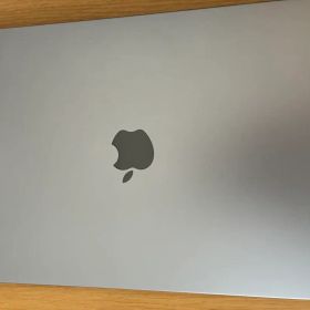 MacBook Air M2 (2023) 15インチ SSD 512GB 本体