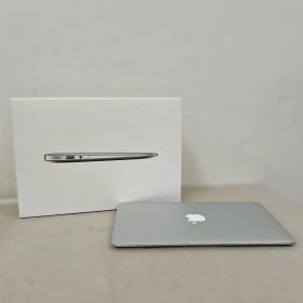 Apple MacBook Air 11インチモデル 2012/OSセットアップ済み/通電確認済み/Core i5/メモリ4G/HDD60GB/外箱付き/充電器付き/