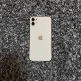 iPhone 11 ホワイト 128 GB au