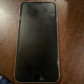 Apple iPhone SE (第3世代) ホワイト