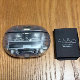 beats studio buds + 付属イヤーピース付き