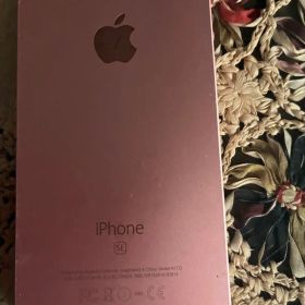 Apple iPhone SE ローズゴールド