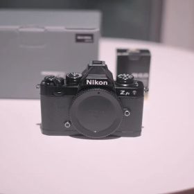 Nikon Z fc ミラーレス一眼 本体