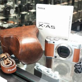 フジフィルム FUJIFILM ミラーレス一眼 X-A5 【中古】