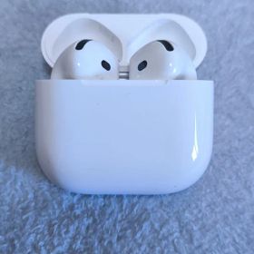 Apple AirPods4 MXP63J/A ★中古品★ノイキャンなし