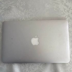 【年末年始大特価】MacBook Air (11インチ, Mid 2013)