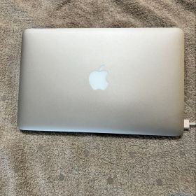 MacBook Air 11インチ Mid 2013 / 4GB /