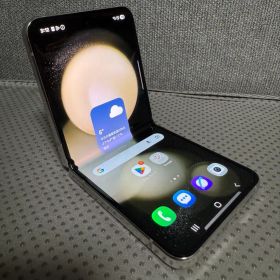 外観美品 / Galaxy Z Flip5 256GB クリーム