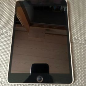 Apple iPad mini 4 Wi-Fi 128GB シルバー