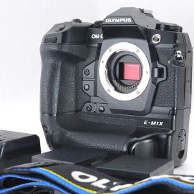 ■極上品■ OLYMPUS（オリンパス） OM-D E-M1X フラッグシップ ミラーレス 防塵防滴 高速連写 プロ仕様 人気モデル