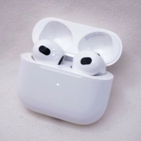 Apple オーディオ機器 AirPods 第3世代【中古】