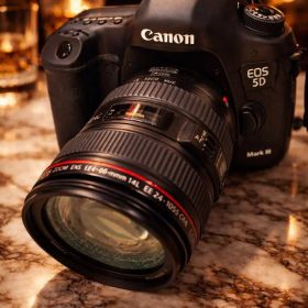 Canon EOS 5D Mark III + レンズ2本 + アクセサリー
