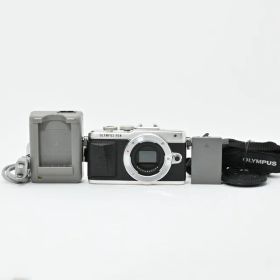 ＜良品＞OLYMPUS PEN E-PL7 ボディ シルバー｜シャッター数7468枚｜1605万画素×チルト液晶搭載｜おしゃれデザイン×高画質ミラーレス一眼