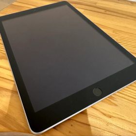 【第五世代】32gb Wi-Fiモデル iPadシルバー