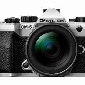 [新品]OM SYSTEM オーエムシステム ミラーレス一眼カメラ OM-5 Mark II 12-45mm F4.0 PRO レンズキット シルバー