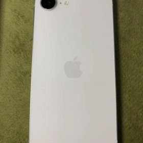 超美品！Apple iPhone16e 128GB ホワイト エアージャケット付