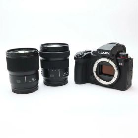 【中古】 《美品》 Panasonic LUMIX S5II ダブルレンズキット DC-S5M2W ブラック [ デジタルカメラ ]