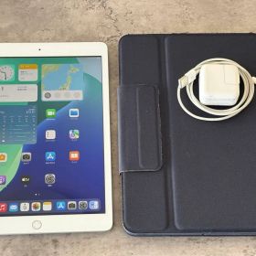 Apple iPad MW752J/A 10.2インチ シルバー/キーボード