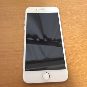 Apple iPhone 8 シルバー 64GB