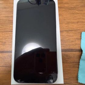 Apple iPhone15plus 画面にヒビあり 初期化済み バッテリー90