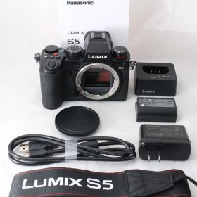 ☆美品・ショット数1330☆ パナソニック Panasonic LUMIX S5 ボディ フルサイズ ミラーレス一眼カメラ ルミックス DC-S5-K #4541
