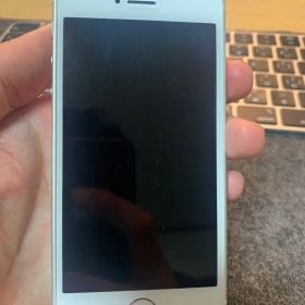 アクティベーション不可 iPhone 初代SE シルバー 本体のみ