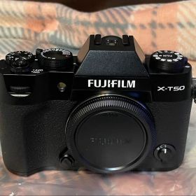 FUJIFILM ミラーレス一眼カメラ X-T50ボディ ブラック