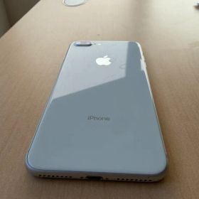 Apple iPhone 8 plus シルバー