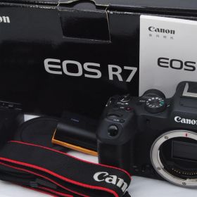 1000ショット以下！元箱付き！美品 ★ キヤノン EOS R7 ボディ