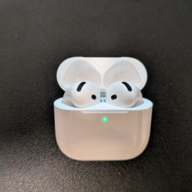 【未使用に近い】AirPods4 アクティブノイズキャンセリング機能搭載