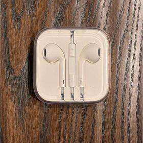 アップル(Apple)の【新品未使用】EarPods（3.5 mmヘッドフォンプラグ）正規品 アップル(ヘッドフォン/イヤフォン)