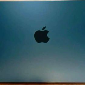 MacBook Air M2（8GB/256GB/バッテリー最大容量100%）