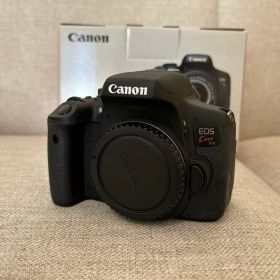 Canon EOS Kiss X8i 本体 + EF-S 18-55mmレンズ