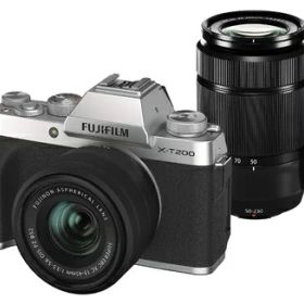 【中古】 富士フイルム(FUJIFILM) ミラーレス一眼カメラ X-T200ダブルズームレンズキット シルバー X-T200WZLK-S