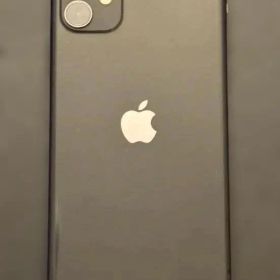 Apple iPhone 11 ブラック