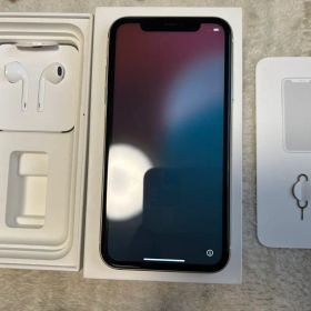 iPhone11 ホワイト 64G 本体 SIMフリー イヤフォン付き
