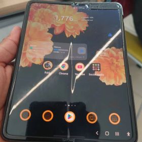 Samsung Galaxy Fold（初代）本体