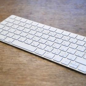 MAGIC KEYBOARD (Lightningケーブル無し)