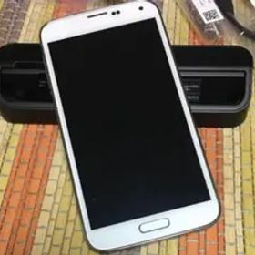 新品未使用 au GALAXY S5 本体解除済み