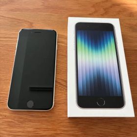 美品 Apple iPhone SE 第3世代128GB スターライト 本体