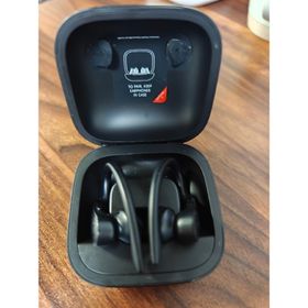 アップル(Apple)のpowerbeats pro(ヘッドフォン/イヤフォン)