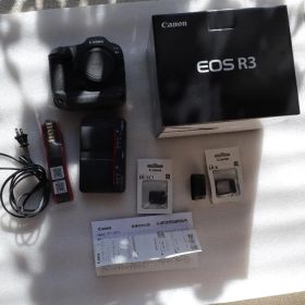 Canon EOS R3 ボディ（箱、他付属、美品）