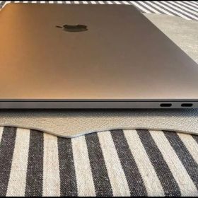 MacBook Pro 13インチ (2017)