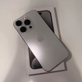 Apple iPhone 15 Pro ホワイトチタニウム 本体