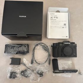 新品同様 FUJIFILM X-T5 ミラーレス一眼カメラ
