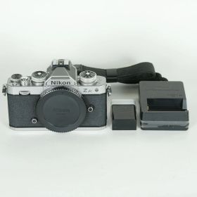 [良品 | シャッター数16,570回] Nikon Z fc [ボディ シルバー] | Nikon Zマウント