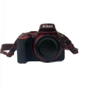 Nikon D5500 一眼レフ 18-55mmレンズ付属【中古】[▼]