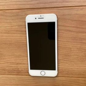 iPhone 8 Gold 64GB SIMフリー